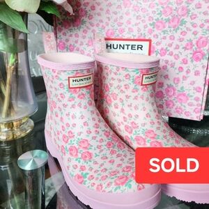 **SOLD** Hunter X Loveshackfancy Boot Pink Rain Boots Rose Heart Floral Short 7